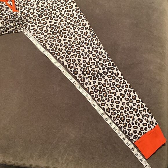 Buc-ee’s Women’s Drawstring Leopard Sleep Pants Size 2XL NWT - Picture 6 of 8